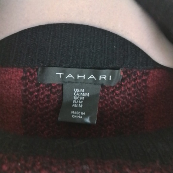 Tahari‎ Wool Blend Mock Neck Knit Sweater Size Medium Red, Black Buffalo Plaid - Picture 9 of 10